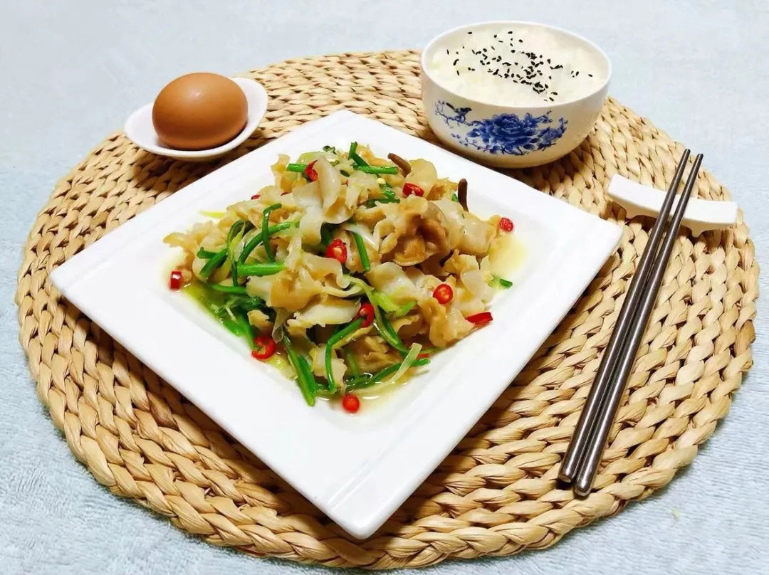 【蔥爆海螺片】做法|味道鮮美，營(yíng)養(yǎng)充足，快試試動(dòng)手制作吧